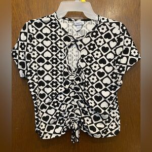 rue21 checkered cropped synched top w/teardrop window